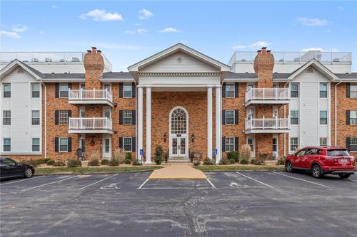 306-312 Clayton Crossing Drive, Ellisville, MO, 63011 | Card Image