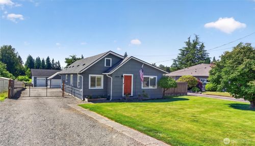 10520 50th Ave E, Tacoma, WA, 98446-5331 | Card Image