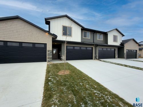 2820 E Hazelnut St, Brandon, SD, 57005 | Card Image