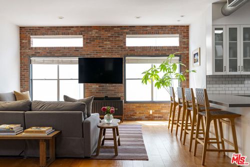 c-612 Flower Ave, Venice, CA, 90291-2749 | Card Image