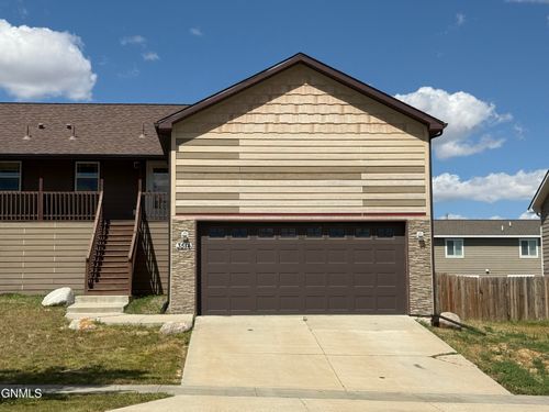 3514 10th Ave Ne, Watford City, ND, 58854-3285 | Card Image