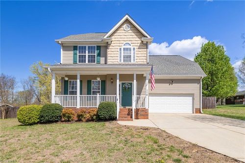 114 Riverton Dr, Statesville, NC, 28625-9016 | Card Image