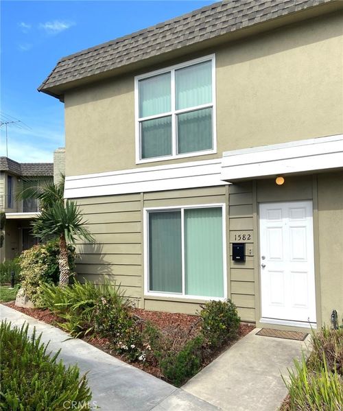 1582 Mitchell, Tustin, CA, 92780 | Card Image