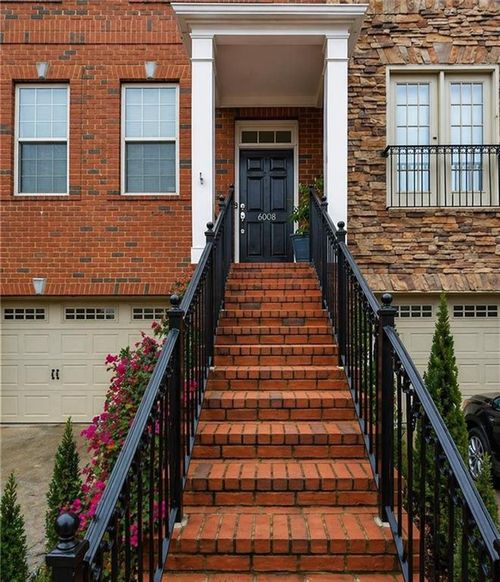 6008 Manchester Cir, Roswell, GA, 30075-8288 | Card Image