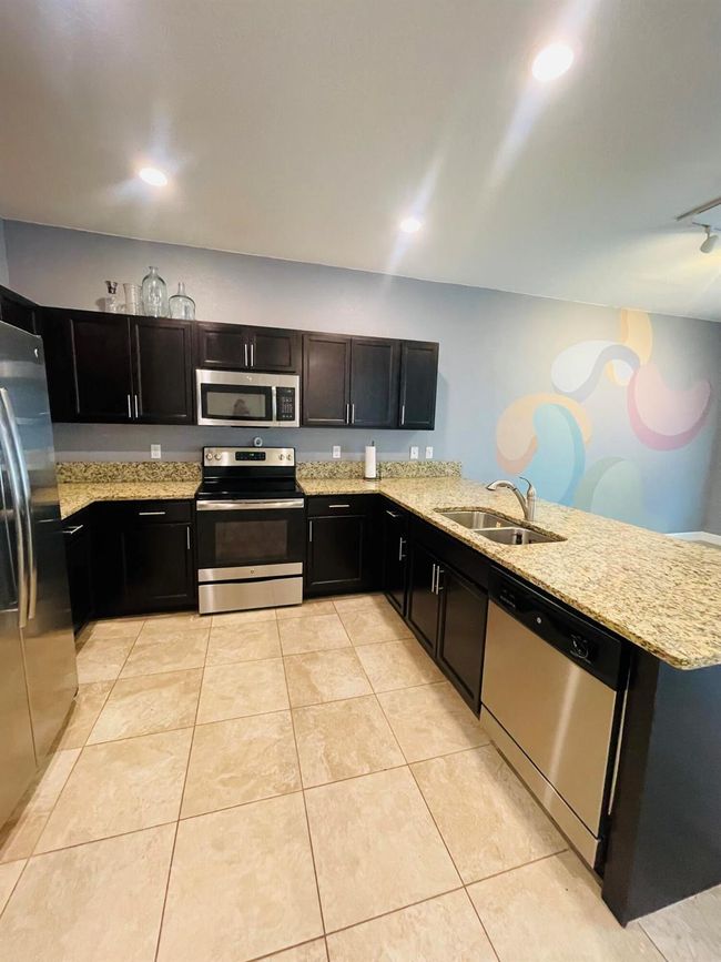 4333 Braxton Ave, Condo with 2 bedrooms, 3 bathrooms and null parking in West Palm Beach FL | Image 8