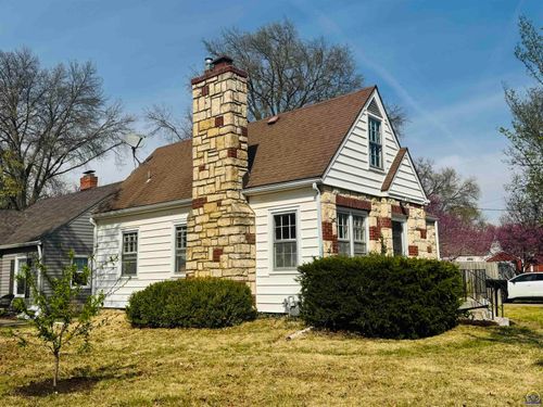 2828 12th St, Topeka, KS, 66604-1526 | Card Image