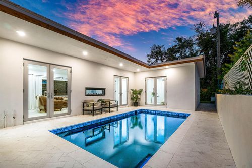 2330 Lake Ave, West Palm Beach, FL, 33401-7826 | Card Image