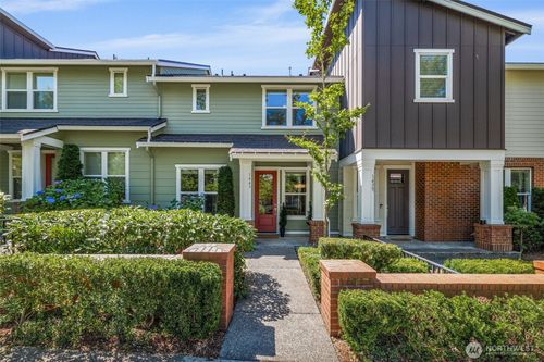 1443 Ne Park Dr, Issaquah, WA, 98029-8909 | Card Image