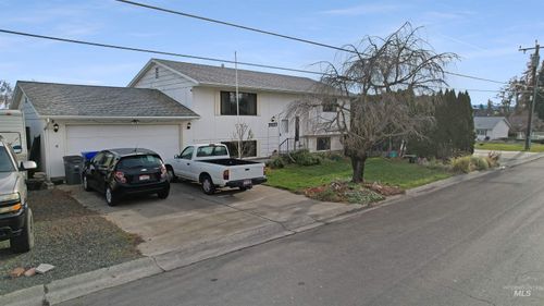 3727 17th St, Lewiston, ID, 83501-5963 | Card Image