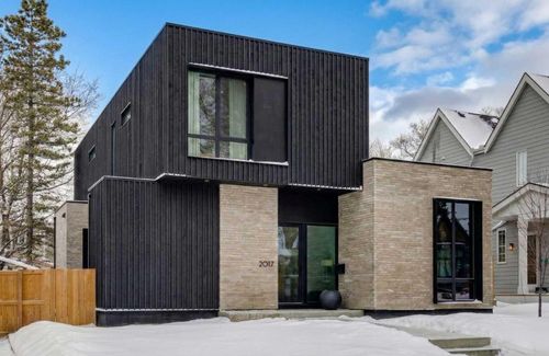 2017 56 Ave Sw, Calgary, AB, T3E1M7 | Card Image