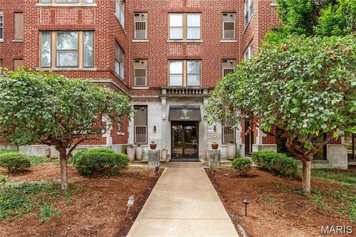 apt-102-5696 Kingsbury Ave, Saint Louis, MO, 63112-1868 | Card Image