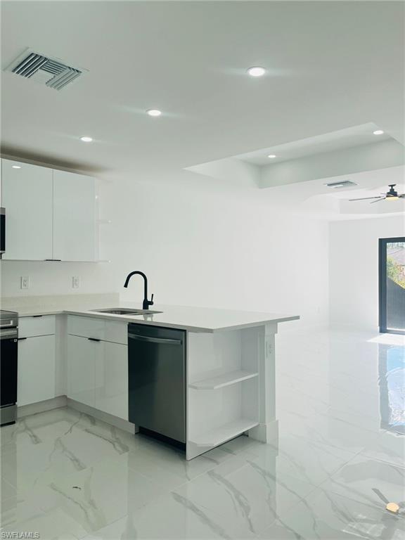 Residential Lease in LEHIGH ACRES 5