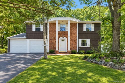 25 Beach Avenue, Brookhaven, NY, 11776 | Card Image