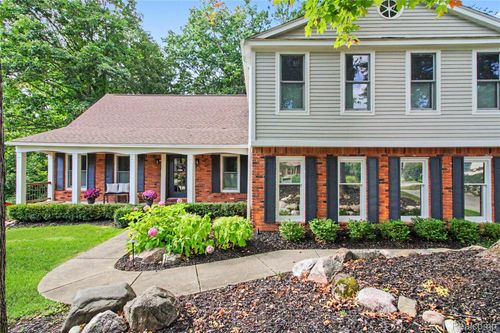 8265 Deerwood Rd, Clarkston, MI, 48348-4533 | Card Image