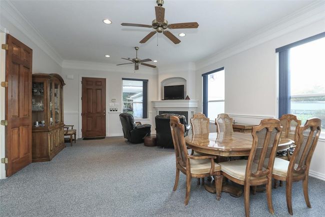 Living /Dining Room. | Image 23