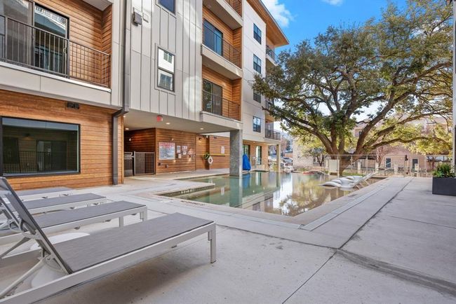 View of swimming pool | Image 29