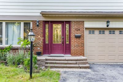 1124 Lobelia Crt, House other with 4 bedrooms, 3 bathrooms and 5 parking in Oshawa ON | Image 3