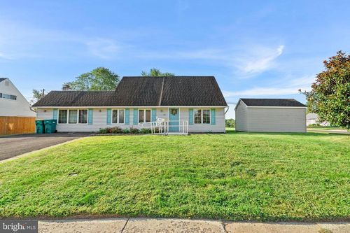 60 Upland Rd, LEVITTOWN, PA, 19056-2628 | Card Image