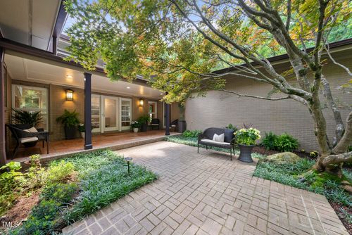 213 Chimeneas Pl, Chapel Hill, NC, 27517-8388 | Card Image