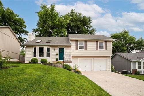 9710 W 49th Ter, Merriam, KS, 66203-4808 | Card Image