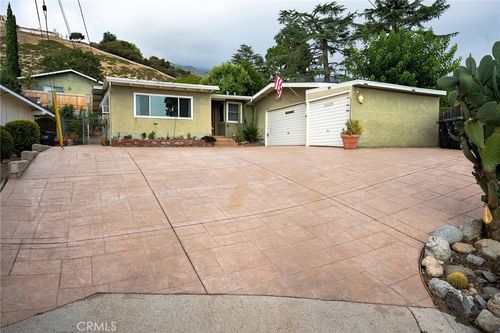 5024 Reynard Ave, La Crescenta, CA, 91214-1046 | Card Image