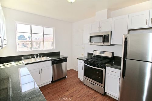 6500 Fountain Ave, Hollywood, CA, 90028-7842 | Card Image