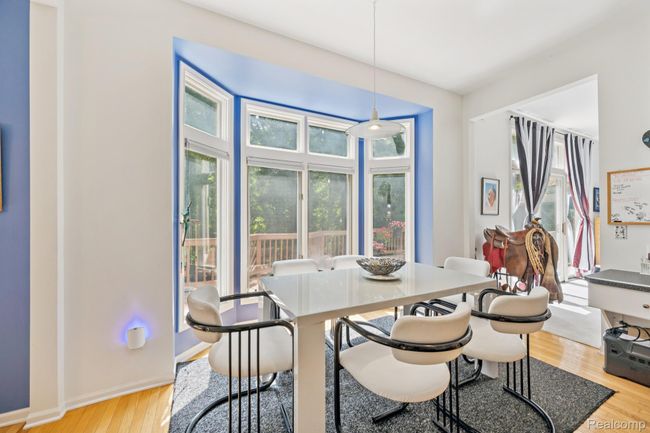 23_38049_Lantern_Hill_Ct_Farmington_Hills_MI_48331_USA-Dining_room-194376_HDR-13.jpg | Image 22