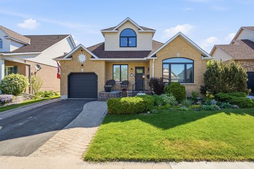 37 Waterbury Cres, Port Perry, ON, L9L1R9 | Card Image