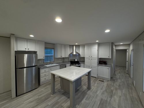 18 Dafodill Ct, Defuniak Springs, FL, 32433-9638 | Card Image