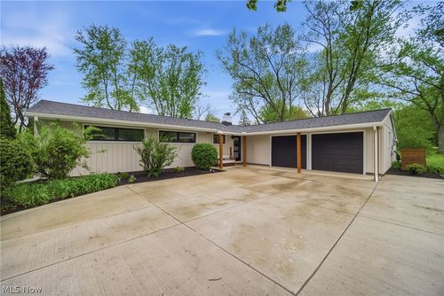 12789 Manchester Dr, Chesterland, OH, 44026-2916 | Card Image