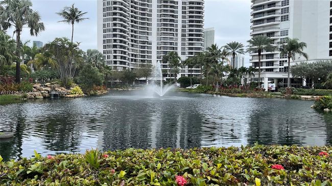 APT-1405 - 3500 Mystic Pointe Dr, Condo with 2 bedrooms, 2 bathrooms and null parking in Aventura FL | Image 41