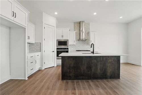 1612 Nw 105th St, Kansas City, MO, 64155-1714 | Card Image