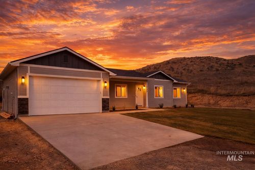 2198 Highway 52, Payette, ID, 83661-5527 | Card Image