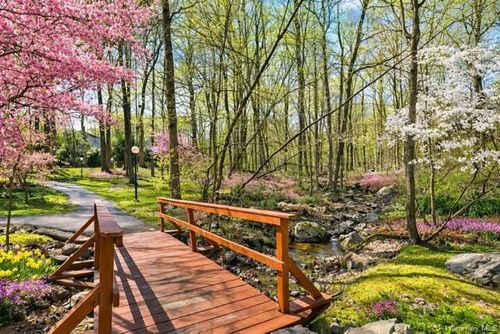 4 Aspen Ct, Highland Mills, NY, 10930-2814 | Card Image