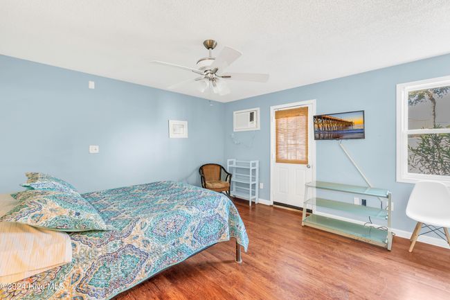 Main house, downstairs unit | Image 26