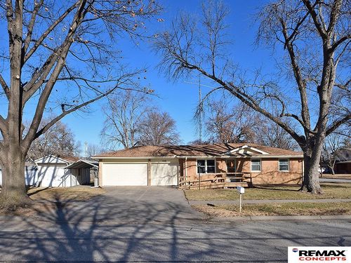 7040 Seward Ave, Lincoln, NE, 68507-1958 | Card Image