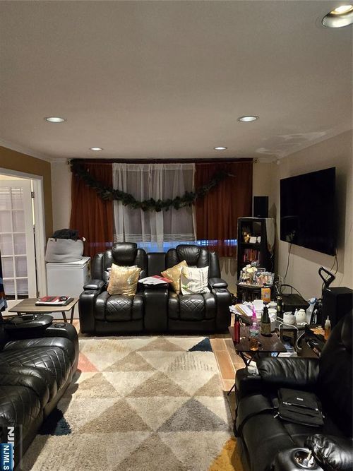 326 Prospect Ave, Hackensack, NJ, 07601-2611 | Card Image