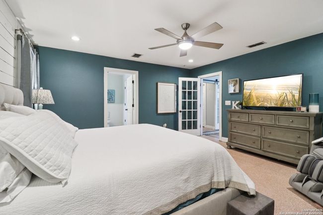503 Mockingbird Ln, House other with 3 bedrooms, 2 bathrooms and null parking in Devine TX | Image 16