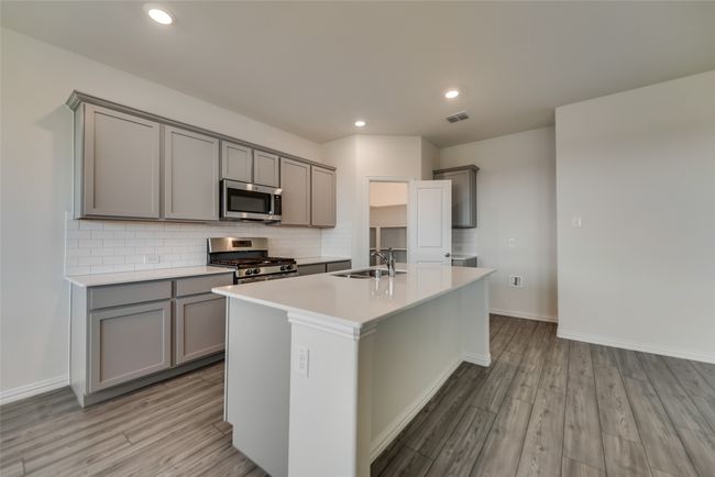 5904 Priory Dr, House other with 4 bedrooms, 2 bathrooms and null parking in Aubrey TX | Image 11