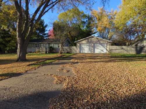 212 Mound Park Dr, Elk Mound, WI, 54739-9604 | Card Image