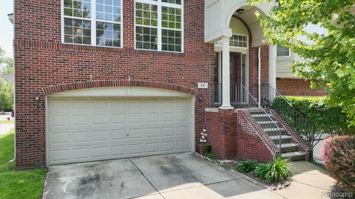 71 Grandview Cir, White Lake, MI, 48386-2483 | Card Image