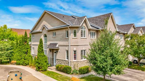 95-470 Faith Dr, Mississauga, ON, L5R4E8 | Card Image