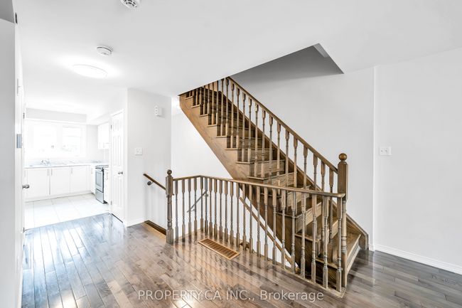 2564 Rosedrop Path, Condo with 4 bedrooms, 3 bathrooms and 1 parking in Oshawa ON | Image 9