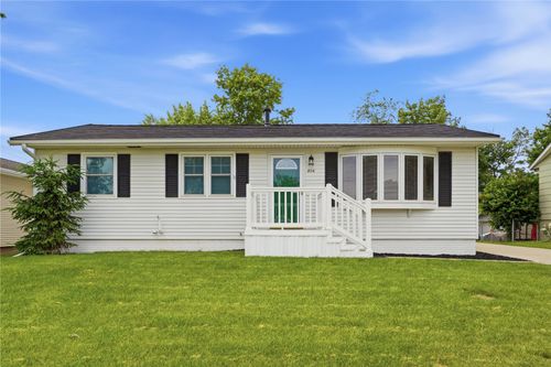 806 29th St Nw, Cedar Rapids, IA, 52405-2002 | Card Image