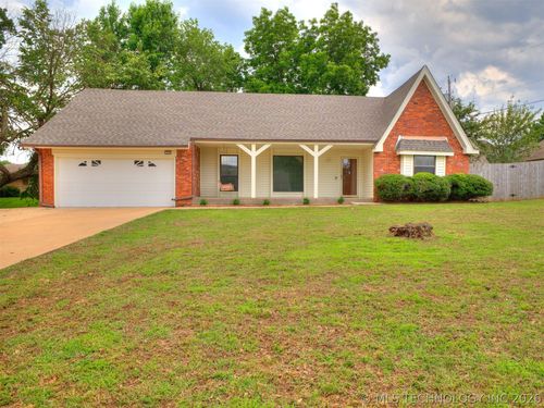 214 W 119th Street S, Jenks, OK, 74037 | Card Image
