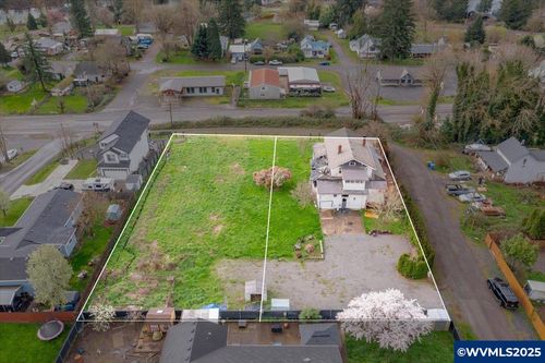 363 Ne Birch St, Mill City, OR, 97360-2243 | Card Image