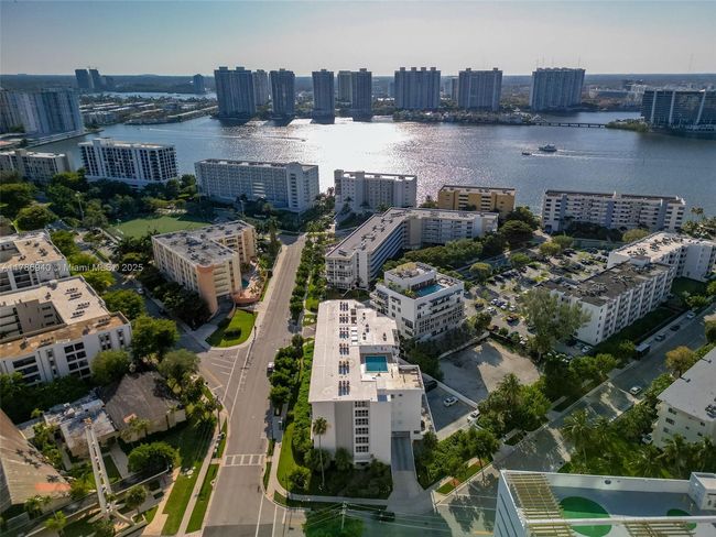 APT-402 - 17800 Atlantic Blvd, Condo with 1 bedrooms, 2 bathrooms and null parking in Sunny Isles Beach FL | Image 23