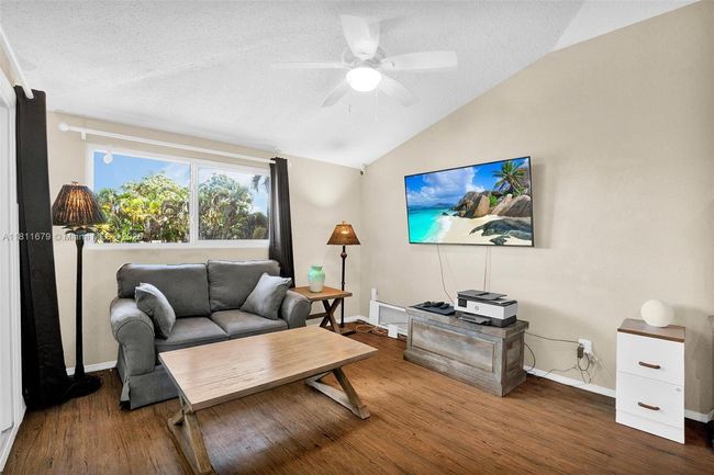 3 - 812 Chukker Rd, Home with 1 bedrooms, 1 bathrooms and null parking in Delray Beach FL | Image 4