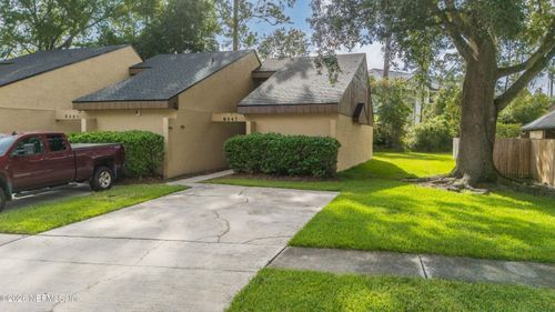 8547 Pineverde Ln, Jacksonville, FL, 32244-5257 | Card Image
