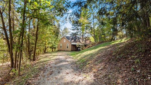 17967 Township Road 347, Coshocton, OH, 43812-9565 | Card Image